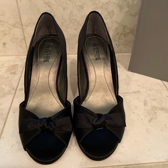 Kenneth Cole Reaction Black Heels Size 7.5 womens - Picture 2 of 6
